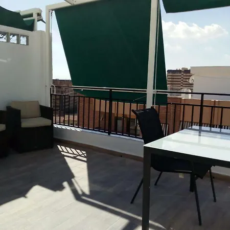 Attic Sunny Apartamento